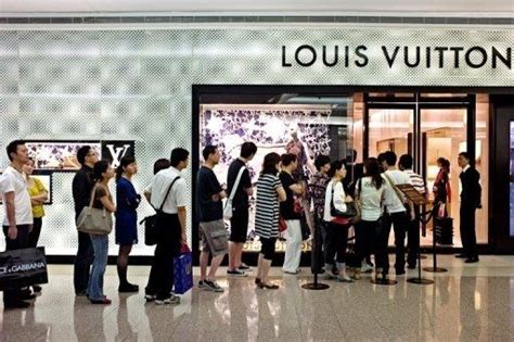 [PDF] The Analysis of Louis Vuitton’s Marketing Strategy in China 